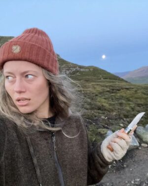 Henessi Schmidt Instagram - One of my favorite type of Vikings are the hiking vikings! They had a pretty good season together! 💞🌞⛺⚔️ @netflixvalhalla