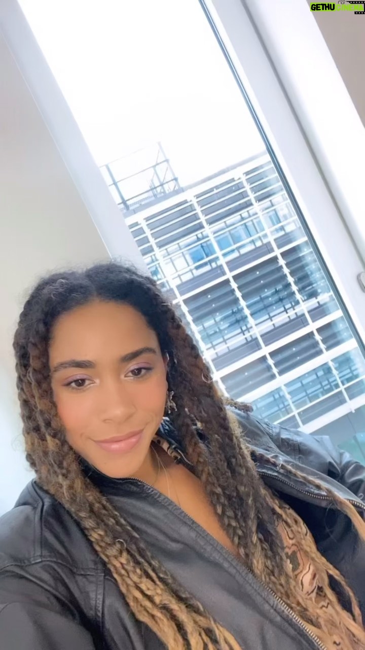 Herizen F. Guardiola Instagram - “Not Myself” OUT FRIDAY ✨ still time to presave ~ link in bio 🧚🏽♀️