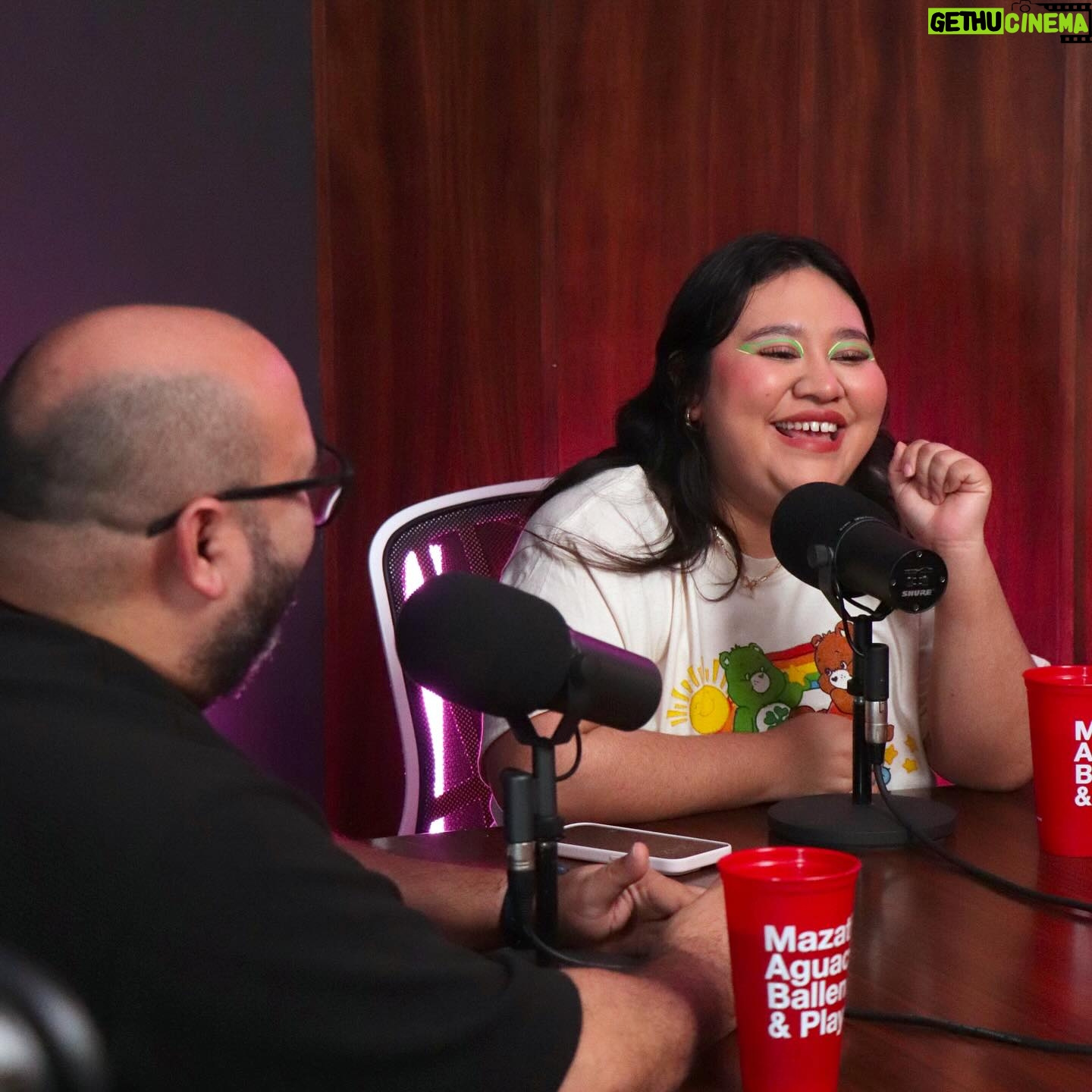 Herly RG Instagram - Nuevo episodio de “CEREBROS - El Podcast” con nuestra primer mujer invitada @herlanlly_rg ya disponible! Herlanlly Rodríguez o como mejor la conoce el mundo del internet; Herly RG, nos cuenta en este episodio cómo fue que desde niña tuvo un gran acercamiento a la música y los escenarios. Además, nos platica sobre las lecciones que ha aprendido a lo largo de su vida y cómo es que, con una carrera como influencer consolidada, ha podido cumplir sus grandes sueños, entre ellos, su sueño de ser cantante y poder un día, llenar un Teatro Metropolitan coreando sus composiciones. #herlyrg #cerebroselpodcast #cadacancióncuenta