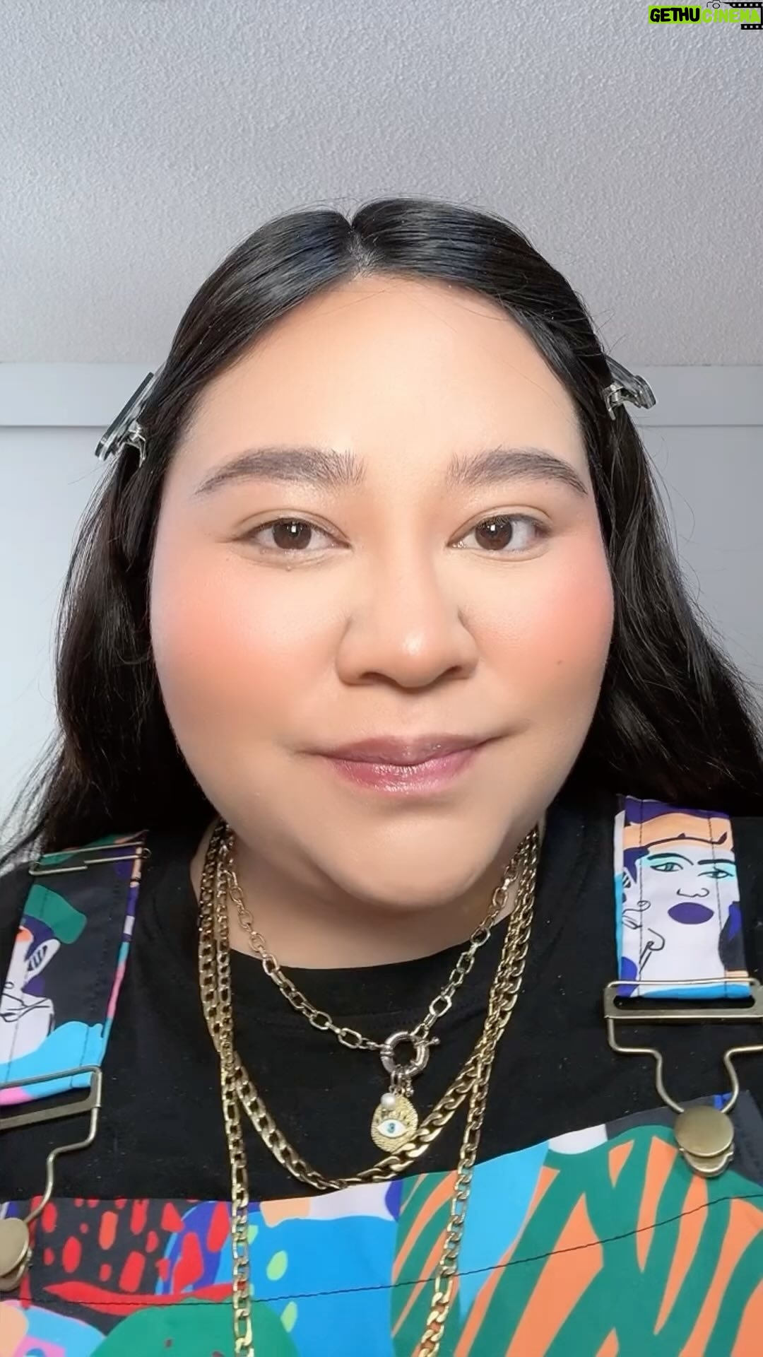 Herly RG Instagram - ¿Que es esa cosita con que hago los puntitos? Es un puntero y lo venden donde venden cosas para hacer uñas acrílicas 🥹🫵🏼♥️