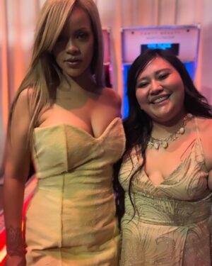 Herly RG Instagram - Hermana años sin vernos pero es increíble saber que nuestra amistad sigue siendo como siempre bien dicen que existen amistades con las que los años no se sienten, salúdame a mis sobrinos y gracias por invitarme al lanzamiento de esta nueva base de @fentybeauty que está espectacular como todo lo que tú haces #fentybeautymx #softlitglow