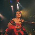 Herly RG Instagram – Graciaaaas a todas las personas que están interactuando con mi nueva canción, y para los críticos musicales de internet jajajajaja gracias también, no sabía que existiera tanta gente que sabe de música en internet ¡FELIZ INICIO DE SEMANA! Y a seguir reproduciendo amor verdadero 🌹♥️