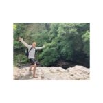Hermione Corfield Instagram - That’s a wrap on WHT2 🤝 spent most of the last few months thinking it was coming home and now we’re actually going home. Just in time for Eve to have her baby and to see @babiryebukilwa ‘s Cake !! Thank you for having us cardiff it’s been 🔥 @bbcstudios @showtime #wehunttogether