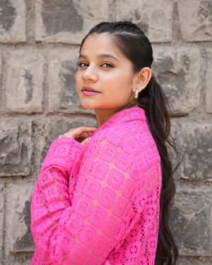 Hetal Gada Instagram - Bole toh….. PROMOTIONS 💗

Makeup : @jackymakeup87 
Hair : @saiba6780 
Styled by : @komaltindwani 
📸 : @fahhu_ 

#YehMeriFamilyOnAmazonMiniTv