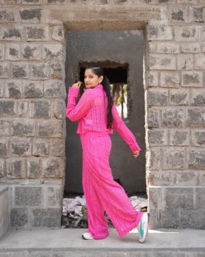 Hetal Gada Instagram - Bole toh….. PROMOTIONS 💗

Makeup : @jackymakeup87 
Hair : @saiba6780 
Styled by : @komaltindwani 
📸 : @fahhu_ 

#YehMeriFamilyOnAmazonMiniTv