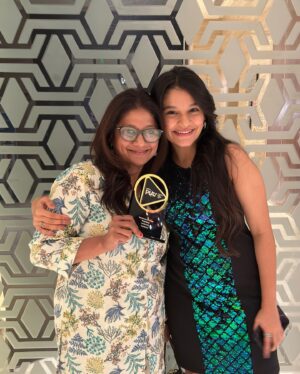 Hetal Gada Instagram - Ritika Won! 🏆❤️

Thankyou E4M PLAY OTT awards for the honour @exchange4media 🤍

Big Thanks to @arunabhkumar sir for creating a space like @theviralfever and making me part of this Family. 

Thankyou @shreyansh.pandey for the opportunity, you know how much this means to me! 

Thankyou @vipulmayankroy sir for guiding me through it and answering all my stupid questions.

Thankyou @koshyvijay sir and @anandeshwardwivedi sir for making this show happen.

 @cma.sees ma’am @sudhirpix sir Thankyou for being my biggest cheerleader and constant love and support.

  The captain of the ship, @raahibsiddiqui sir Thankyou for being the best director whom I can call - BHIDU! 

@vipulmayankroy sir and @nikhil_sachan_ Big thanks to you for beautiful writing, it made us shine bright on the screen.

Lastly, My Mom @krupapandya25 and my Nani without whom I won’t have been here :)

And THANKYOU my lovely Fans and Audience for your immense and countless love for RITIKA and #YehMeriFamily ❤️

Cheers!

#HetalGada #Actorslife #Grateful #YehMeriFamily #OTT