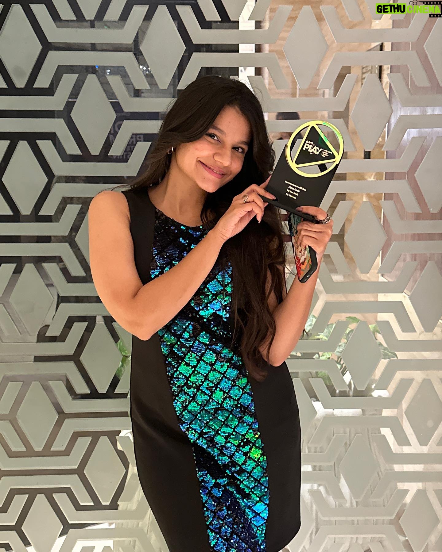 Hetal Gada - 9.5K Likes - Ritika Won! 🏆❤️
Thankyou E4M PLAY OTT awards for the honour @exchange4media 🤍
Big Thanks to @arunabhkumar sir for creating a space like @theviralfever and making me part of this Family.
Thankyou @shreyansh.pandey for the opportunity, you know how much this means to me!
Thankyou @vipulmayankroy sir for guiding me through it and answering all my stupid questions.
Thankyou @koshyvijay sir and @anandeshwardwivedi sir for making this show happen.
@cma.sees ma’am @sudhirpix sir Thankyou for being my biggest cheerleader and constant love and support.
The captain of the ship, @raahibsiddiqui sir Thankyou for being the best director whom I can call - BHIDU!
@vipulmayankroy sir and @nikhil_sachan_ Big thanks to you for beautiful writing, it made us shine bright on the screen.
Lastly, My Mom @krupapandya25 and my Nani without whom I won’t have been here :)
And THANKYOU my lovely Fans and Audience for your immense and countless love for RITIKA and #YehMeriFamily ❤️
Cheers!
#HetalGada #Actorslife #Grateful #YehMeriFamily #OTT