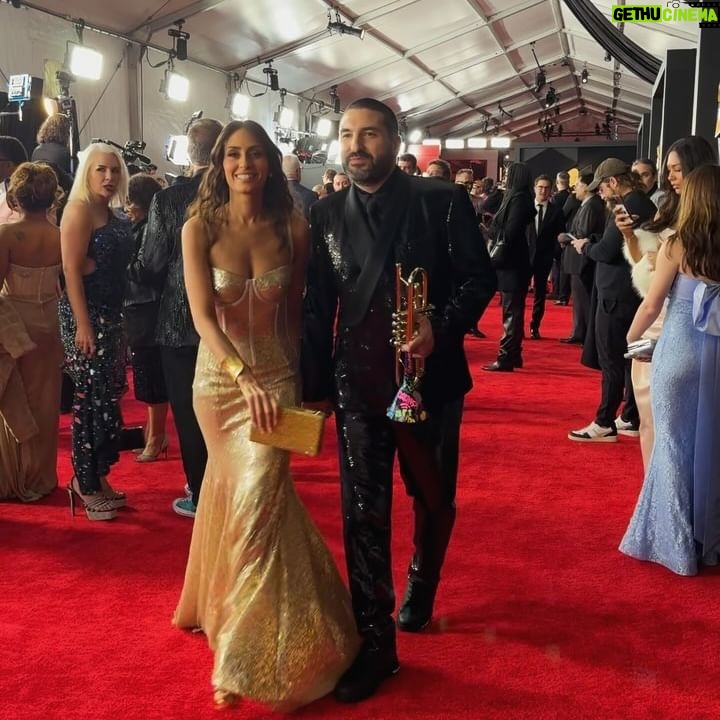Hiba Tawaji Instagram - L.A dump 2/2 🇺🇸 1️⃣ Night out in Malibu 🏝️ 2️⃣ Girls night out with K 🍣 3️⃣ Grammys red carpet with my ❤️ 4️⃣ More red carpet ✨ 5️⃣ Flowers Live with Miley 🌸 6️⃣ Joni Mitchell “Both sides now” 😭 7️⃣ Grammys thats a wrap 🎬 8️⃣ Post photoshoot 📸 9️⃣ bye bye make up 💄 🔟 meeting with the team 🙌🏼