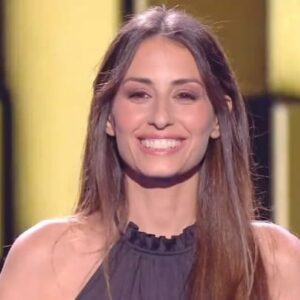 Hiba Tawaji Instagram - La boîte à secrets de #RichardCocciante ❤️🎁 @france3 @faustinebollaert @notredamedeparis_officiel #Esmeralda Actuellement en tournée dans toute la France, Suisse et Belgique. #HibaTawaji En concert à L’Olympia #Paris le 29 Mai 2024 (Lien dans la bio)