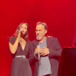 Hiba Tawaji Instagram - Quel honneur de m’avoir offert ton retour sur scène et d’avoir si bien contribué à nous apprendre à aimer ❤️ MERCI @pagny_officiel 🙏🏻 @olympiahall 29 Mai 2024 ♾️ #florentpagny #hibatawaji #paris #france #liban