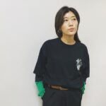 Hiccorohee Instagram - おしらせ 11月12日 草月ホール3公演 グッズこちらの仕上がりです 全てユニセックス、男も女もいける 着てるのがわしでごめんやねんけど サイズ感のお知らせをします 165cmでTシャツL、スエットLを着ています Tシャツはサイズ感抜群 スエットはややタイトなのでLで私はジャスト、ゆったり着たかったらXLがおすすめです 男の人たちはワンサイズ上を狙うのがよさげです よろしく哀愁