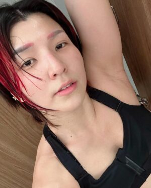 Hikaru Shida Instagram - Champ’s workout ✨🏋️🏃‍♀️💨🤮
(It’s not after shower..!!)
#hikarushida #workout