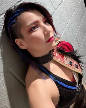 Hikaru Shida Instagram - It was my Collision debut!! 
Thank you and see you at STARRCAST tomorrow ⭐️
#AEWCollision #AEW #StarrcastVI