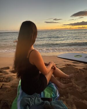 Hilary Shepard Instagram - So lucky and so grateful for my family! My heart cannot stop thinking about those less fortunate and it makes me appreciate every peaceful second we have.. love to everyone everywhere! 🙏☮️🕊️❤️ #peace #divatox #powerrangers #spacepirate #throwaburrito @throwthrowburrito