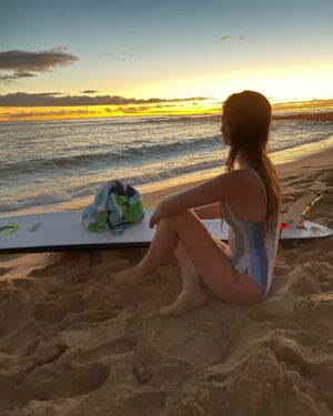 Hilary Shepard Instagram - So lucky and so grateful for my family! My heart cannot stop thinking about those less fortunate and it makes me appreciate every peaceful second we have.. love to everyone everywhere! 🙏☮️🕊️❤️ #peace #divatox #powerrangers #spacepirate #throwaburrito @throwthrowburrito