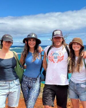 Hilary Shepard Instagram - So lucky and so grateful for my family! My heart cannot stop thinking about those less fortunate and it makes me appreciate every peaceful second we have.. love to everyone everywhere! 🙏☮️🕊️❤️ #peace #divatox #powerrangers #spacepirate #throwaburrito @throwthrowburrito