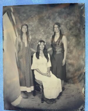 Hilary Shepard Instagram - 💗🐚🪐Hope all you mothers and aunties and friends and caregivers had a beautiful #mothersday! So grateful and lucky I got to spend it with my girls going to the #renaissancefair ! Def giving  the good #divatox from the last episode of #turbo !We missed our @dhlovelife though!🏴‍☠️‼️💋❤️👯‍♀️👯‍♀️ (scroll to the last video)