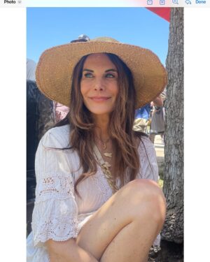Hilary Shepard Instagram - 💗🐚🪐Hope all you mothers and aunties and friends and caregivers had a beautiful #mothersday! So grateful and lucky I got to spend it with my girls going to the #renaissancefair ! Def giving  the good #divatox from the last episode of #turbo !We missed our @dhlovelife though!🏴‍☠️‼️💋❤️👯‍♀️👯‍♀️ (scroll to the last video)