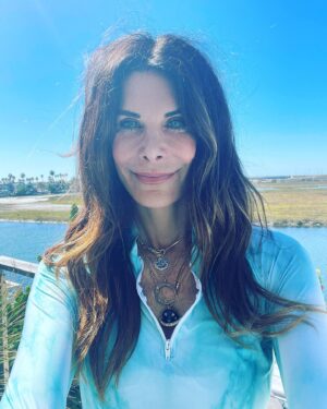 Hilary Shepard Instagram - Have a beautiful weekend! Hope you get up to no good‼️😈❌⭕️💋😘🌈