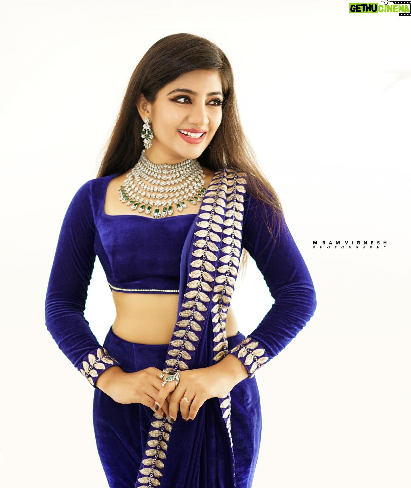 Hima Bindhu Instagram - Radiant in royal blue! 💎 #traditionalattire #ethnicfashion #styleinspo