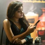 Hima Bindhu Instagram - Chai time is my happy time. ☕️💕 #ChaiJoy Designer / Stylist : @ratikhavenugopal Camera: @mramvigneshphotography Team / Garnent: @flauntbyratikha @myurabyanithaprabhu @thatpondygirl MUAH: @seldonartistry ... #stylist #dress #stylingtips #laceless #sareeblousedesigns #sareereels #chennaistylist #kollywood #cinemastyle #costumedesigners #filmdesigner #customsaree
