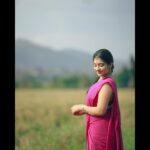 Hima Bindhu Instagram - సంక్రాంతి శుభాకాంక్షలు🎋 Pc: @gowri_photography Embark on a musical journey with me as I’m starring in the mesmerizing Telugu album “Sandelakusini” by @upadrastasunitha 🌟 Immerse yourself in the enchanting melodies, brought to life by the musical genius Dr. Josyabhatla. 🎶 Concept & Direction by Nani Babu, with lyrics penned by Aruna Devireddy. Keys and rhythms program by Prakash Rex. Mix & Mastered by Prakash Rex. Cinematography, Editing & Color Grading by Ganesh B Parugani. Co-Director & Dialogues by Ashok Tirumani. Publicity Designs by RC Designs. Produced by Mango Mass Media. 🔥 #Sandelakusini #SunithaUpadrasta #TeluguMusic #NewRelease