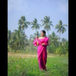 Hima Bindhu Instagram - సంక్రాంతి శుభాకాంక్షలు🎋 Pc: @gowri_photography Embark on a musical journey with me as I’m starring in the mesmerizing Telugu album “Sandelakusini” by @upadrastasunitha 🌟 Immerse yourself in the enchanting melodies, brought to life by the musical genius Dr. Josyabhatla. 🎶 Concept & Direction by Nani Babu, with lyrics penned by Aruna Devireddy. Keys and rhythms program by Prakash Rex. Mix & Mastered by Prakash Rex. Cinematography, Editing & Color Grading by Ganesh B Parugani. Co-Director & Dialogues by Ashok Tirumani. Publicity Designs by RC Designs. Produced by Mango Mass Media. 🔥 #Sandelakusini #SunithaUpadrasta #TeluguMusic #NewRelease