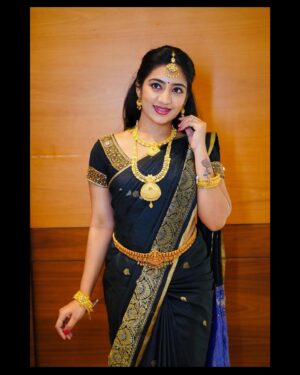 Hima Bindhu Instagram - 🖤Black and Gold⚜️
#sareelove #traditional