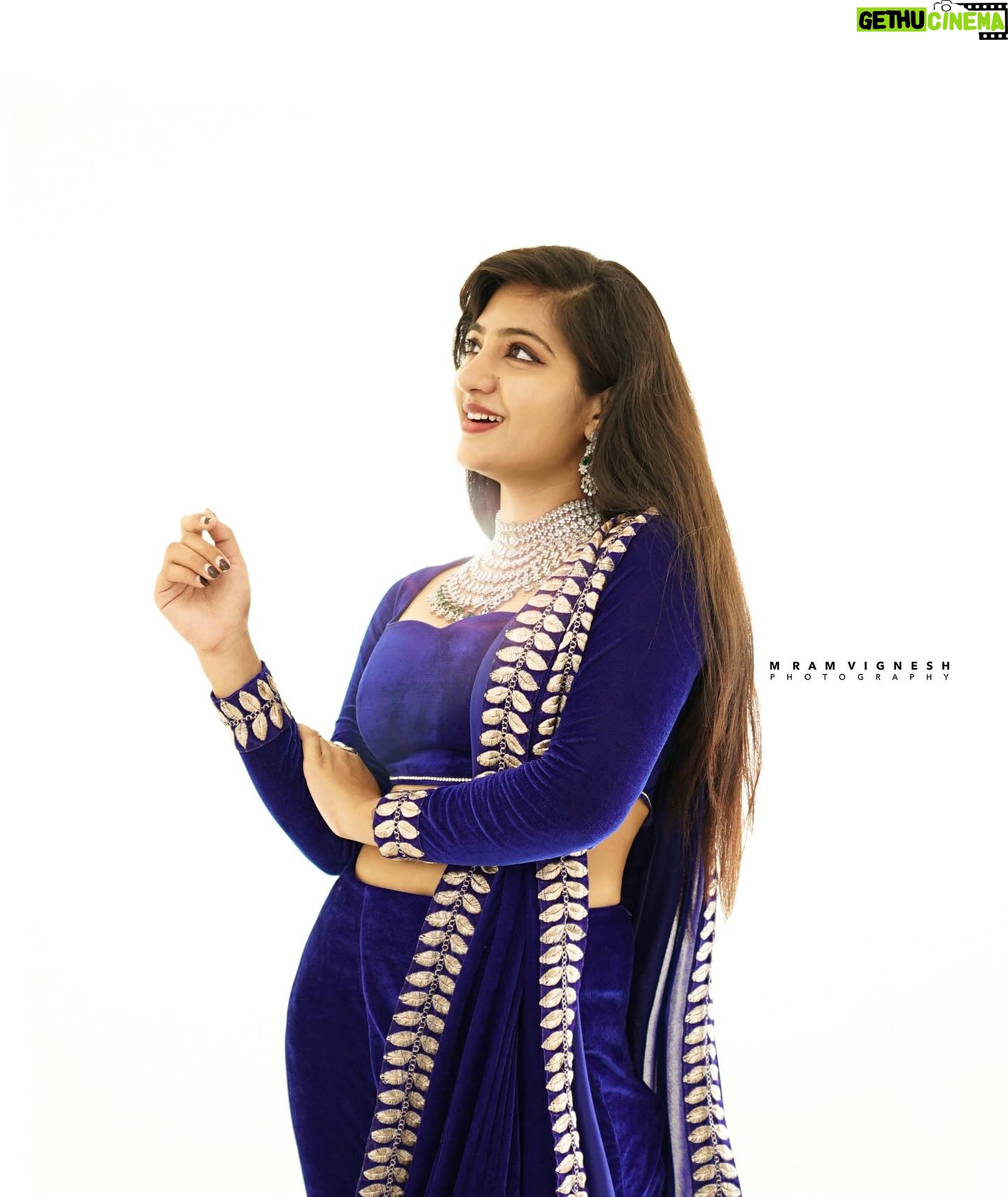 Hima Bindhu Instagram - Radiant in royal blue! 💎 #traditionalattire #ethnicfashion #styleinspo