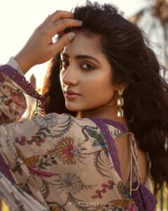 Hima Bindhu Instagram - All in a dream of the floral world. ... Designer / Stylist : @ratikhavenugopal Camera: @mramvigneshphotography Team / Garnent: @flauntbyratikha @myurabyanithaprabhu @thatpondygirl MUAH: @seldonartistry ... #stylist #dress #stylingtips #laceless #sareeblousedesigns #sareereels #chennaistylist #kollywood #cinemastyle #costumedesigners #filmdesigner #customsaree #himabindhu