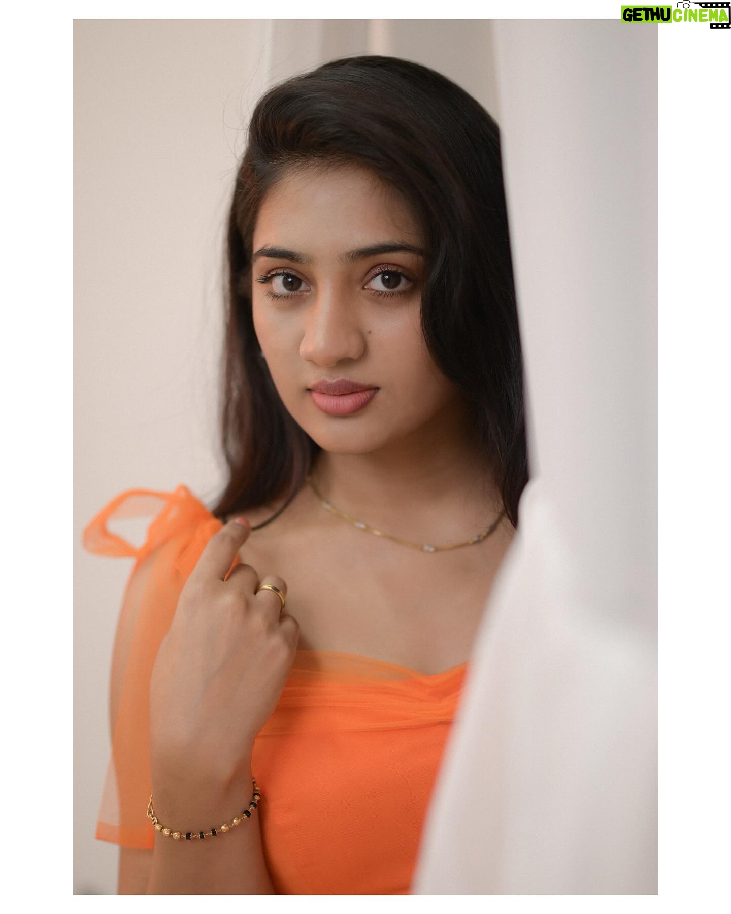 Hima Bindhu - 48.8K Likes - Beauty is not in the face; beauty is a light in the heart.
Designer 🍊 @f2f_designerboutique
Studio @artista_propshop
Pc @sathyaphotography3
#InnerBeauty #BeautyBegins #BeYourself #GorgeousCake
