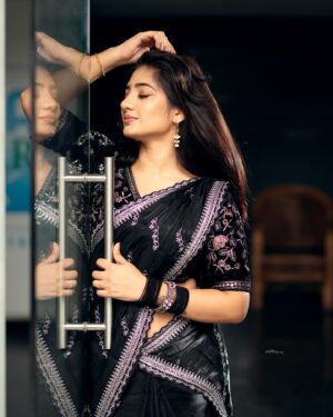 Hima Bindhu Instagram - Totally feeling the vibes of black and silver! Rocking that timeless elegance in every fold. This stunning saree is a creation by @style_in_threads_
Pc @sathyaphotography3 
🌟🖤 #sareeswag #saree #dazzling #styleinthreads #elegance