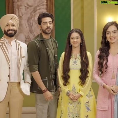 Himanshi Parashar Instagram - Jhanak aur Anirudh ko samajhaane ki Sahiba aur Angad ne ki hai poori koshish. Par kya Jhanak aur Anirudh ko samajh aayegi unki baat? Jaanne ke liye dekhiye, #Jhanak, iss Somvaar se, raat 10:30 baje, StarPlus aur Disney Hotstar par. @hibanawab @krushalahuja9 @himanshiparashar @vijayendrakumeria