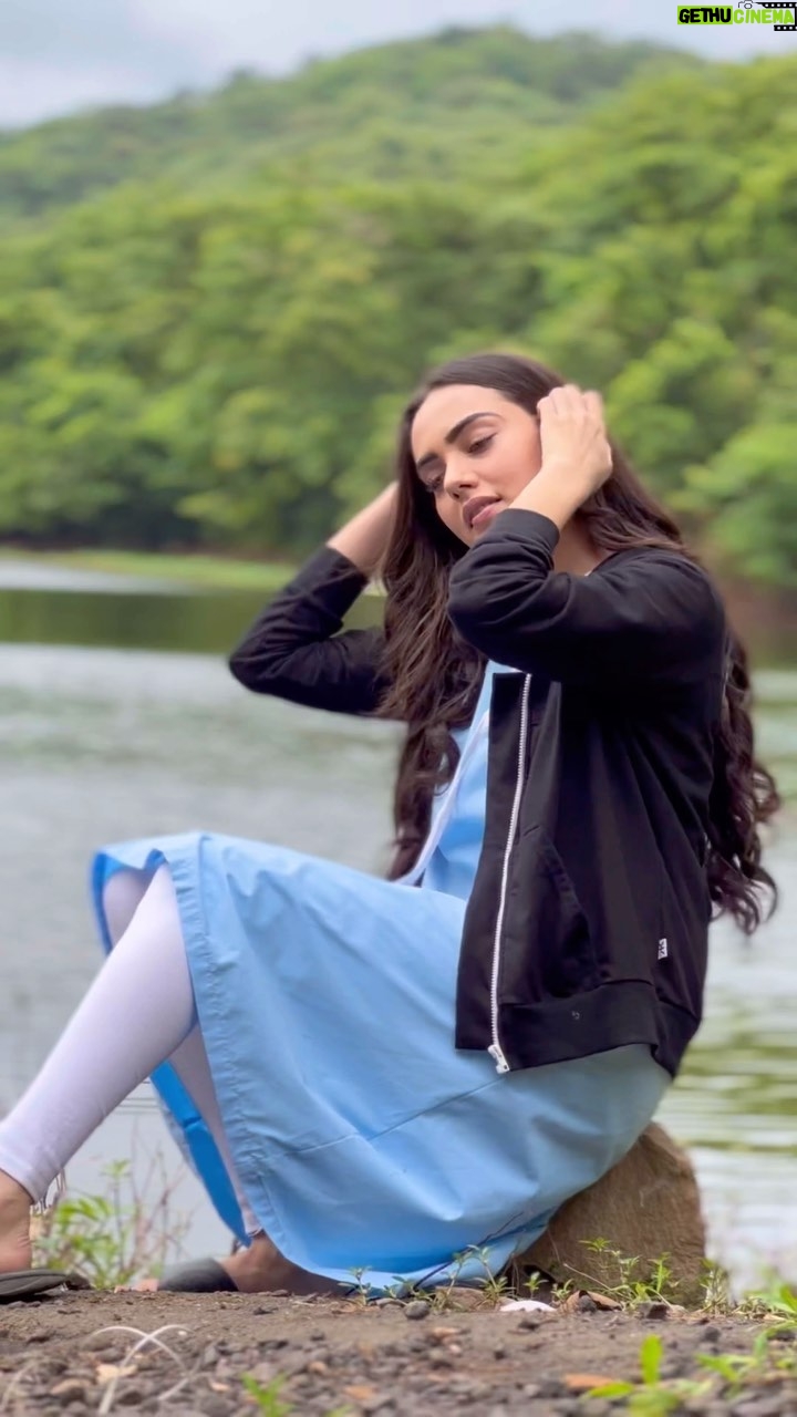 Himanshi Parashar - 45.8K Likes - Mere kol kol reh🦋
.
#nature #random #monsoon
