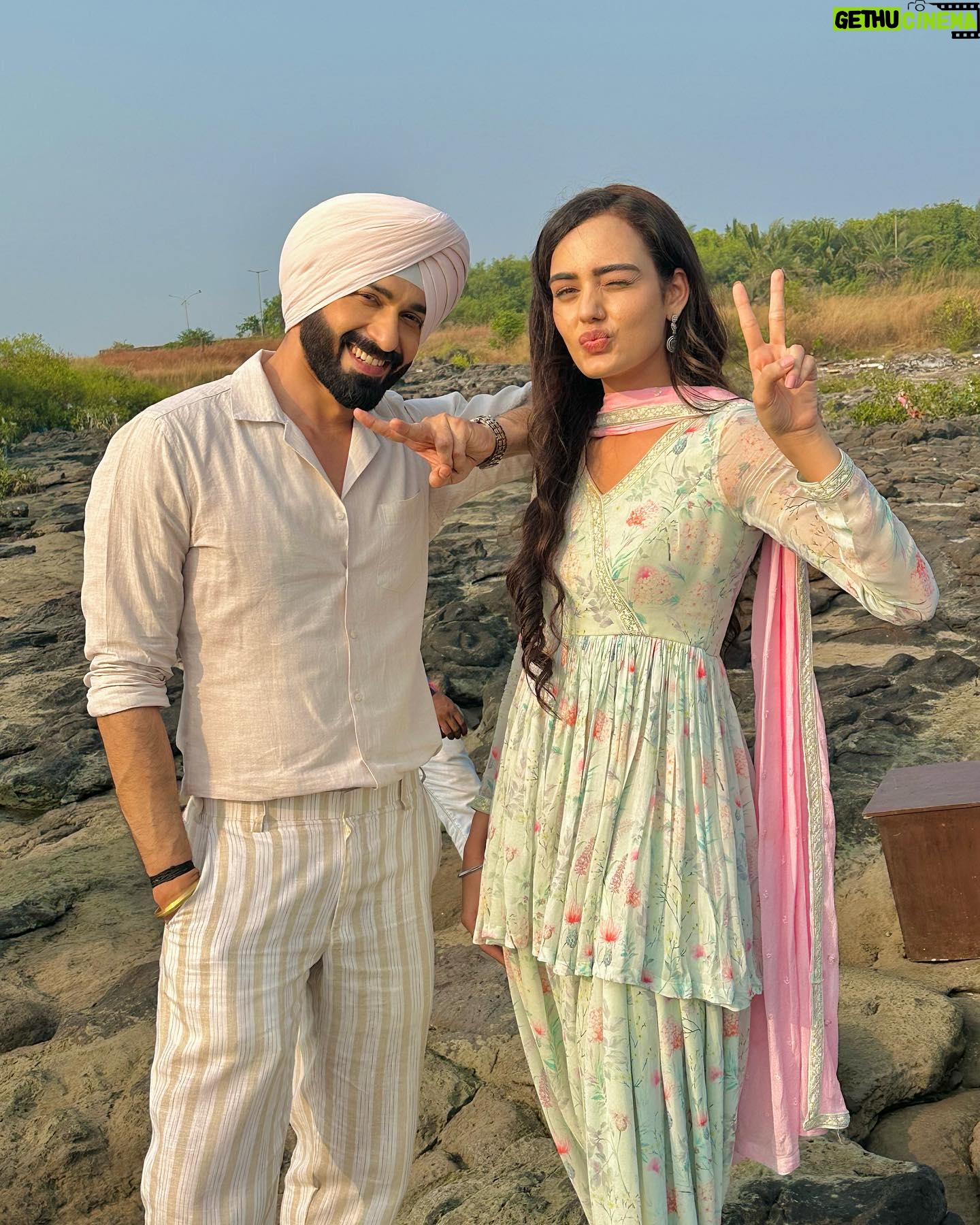 Himanshi Parashar - 49.1K Likes - #sahan taking a few moments out from the hectic outdoor shoot to celebrate the good numbers on the TRP chart.
A big thank you to all the viewers for showering so much love on us… It’s YOUR love for the show that has helped us climb this ladder.
You keep loving us and we’ll keep entertaining you. It’s a deal😊