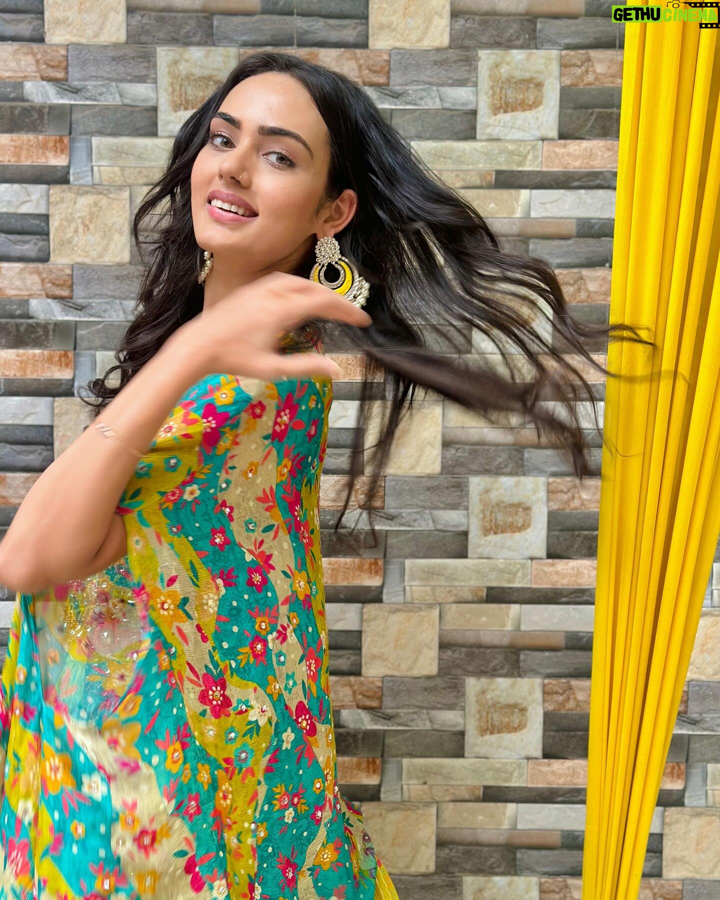 Himanshi Parashar - 35.6K Likes - ❤️
.
Thankyou for the dress mumma @pravesh4846 🥰
