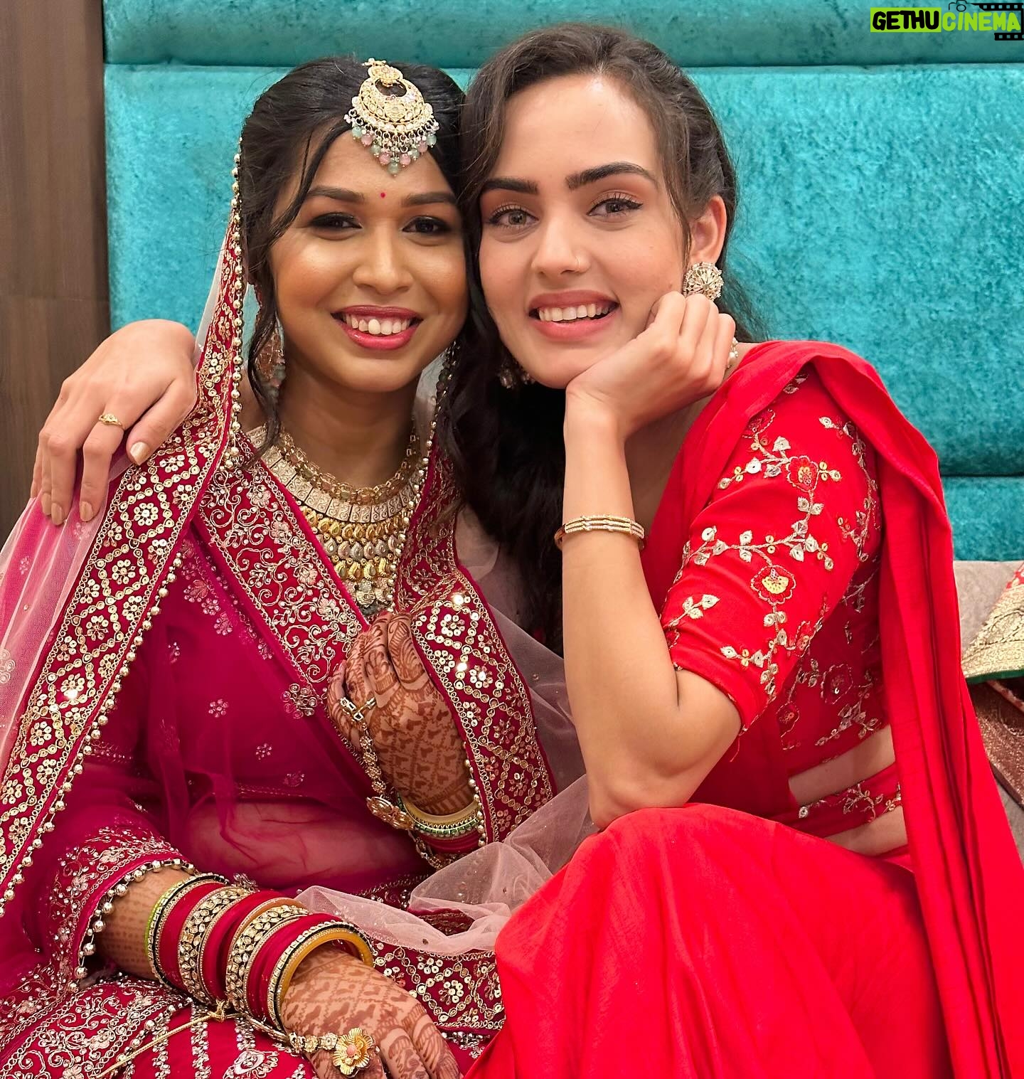 Himanshi Parashar - 34.3K Likes - How time just flies!🥹From seeing you knowing nothing about India to now getting married to an Indian, my Nepalan has come a long way😂❤️
Wish you all the love and happiness in this new journey of your life! I Love You🥹💋 my constant!
#bff #shegotmarried