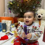 Himanshi Parashar Instagram – I bet Santa Claus couldn’t be any cuter ♥️
But don’t expect gifts from me as I am expecting them from you, because this Santa takes gift😅
Mumma @chestha0396 and Masi @poorvajairamani dressed me up and yeah they did a pretty decent job👌🏻😍
Outfit : @maxfashionindia 
#christmas #firstchristmas #wintershoot #christmasdecor #christmastree #redandwhitechristmas #instagram #reelsinstagram