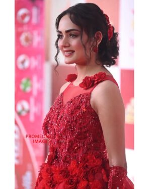 Himanshi Parashar Instagram - Star Parivaar Awards 2023❤️
.
#awardsnight
