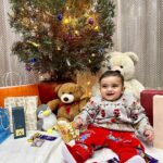 Himanshi Parashar Instagram – I bet Santa Claus couldn’t be any cuter ♥️
But don’t expect gifts from me as I am expecting them from you, because this Santa takes gift😅
Mumma @chestha0396 and Masi @poorvajairamani dressed me up and yeah they did a pretty decent job👌🏻😍
Outfit : @maxfashionindia 
#christmas #firstchristmas #wintershoot #christmasdecor #christmastree #redandwhitechristmas #instagram #reelsinstagram
