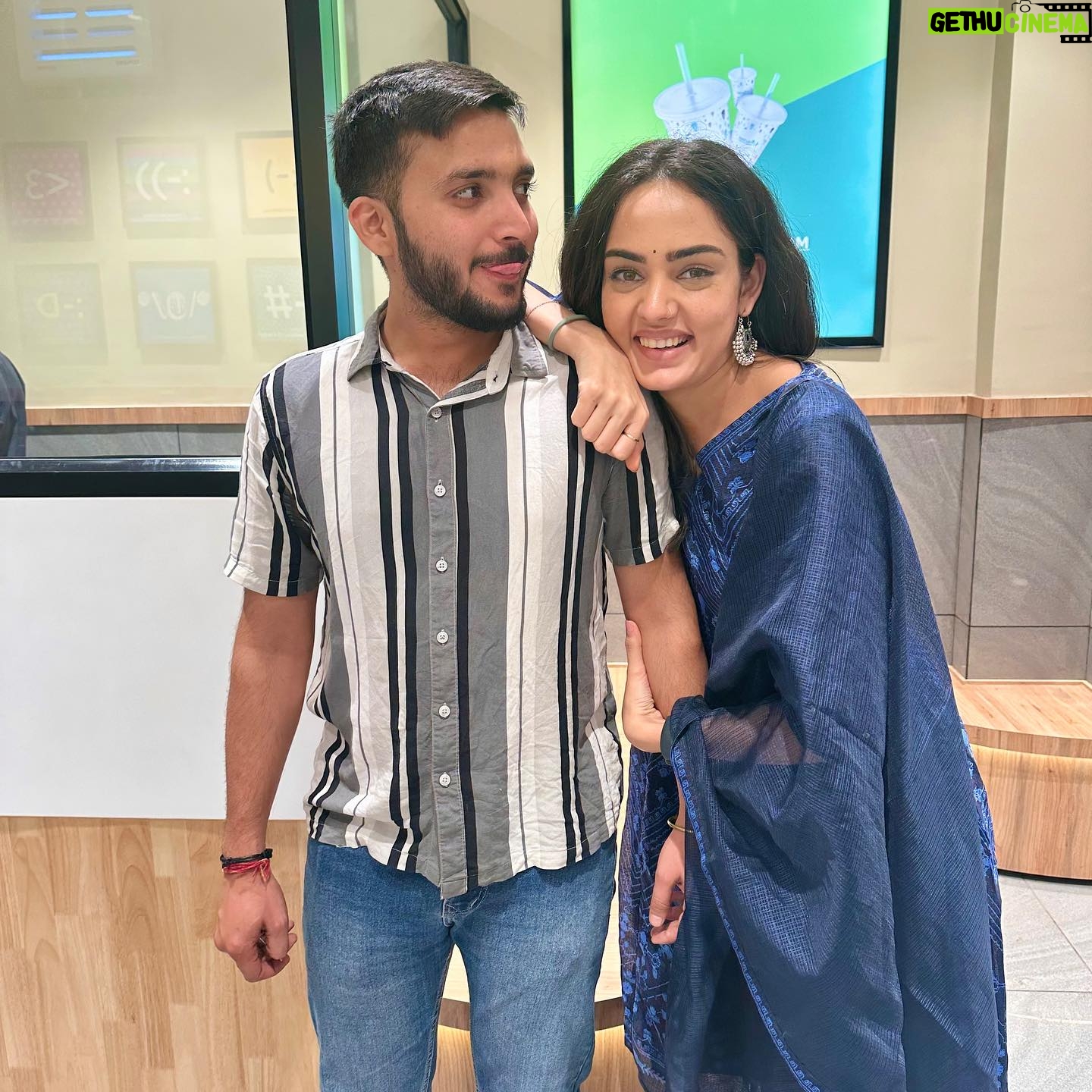 Himanshi Parashar - 72.1K Likes - Precious❤️
.
#family #dusshera #annprashan