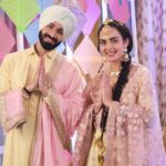 Himanshi Parashar Instagram – #happylohri guys 🤗🤗🤗🤗🤗🤗 
Enjoy the festival of new beginnings & watch the special episodes of #terimeridoriyaann to find out if there will be new beginnings for #sahan or not…at 7pm @starplus
📸 : @nikhil.____78