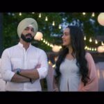Himanshi Parashar Instagram - Sahiba aur Angad dekh rahe hain, Jhanak aur Anirudh mein khud ki parchaayi. Kya aap bhi hain iss baat se sehmat? Dekhiye ye hatke kahaani, #Jhanak, iss Somvaar se, raat 10:30 baje, StarPlus aur Disney Hotstar par. @hibanawab @krushalahuja9 @himanshiparashar @vijayendrakumeria