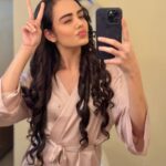 Himanshi Parashar Instagram - My dress wasn’t ready, but i was 💁🏻‍♀️ . #randomclicks #shootdiaries