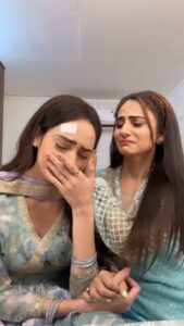 Himanshi Parashar Instagram - Husband ghum gaye h ji🫣😜 . @wadhwaneettu007 you finally made me do it😂 #justforfun #terimeridoriyaann