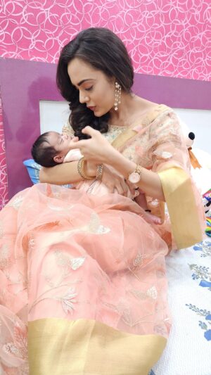 Himanshi Parashar Instagram - Mere liye Rab ka Nazraana💕
🧿 
#buasworld #nephew #love