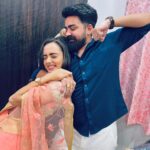 Himanshi Parashar Instagram - I’ve a very loving brother🤗😌 The one who has all the rights to irritate the hell out of me😌 Happy Bhai Dooj❤️🧿 I Love You🥹 #bhaidooj