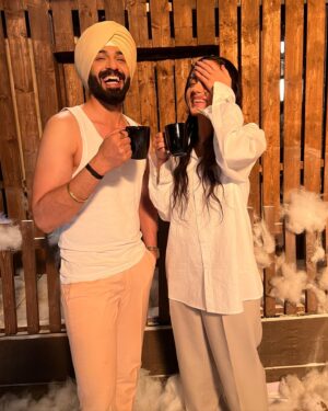 Himanshi Parashar Instagram - #ChaiTime at 3 in the morning🥶😁

#SahAnDay #SahAn 
Keep Showering your love to #TeriMeriDoriyaann 🫶🏻