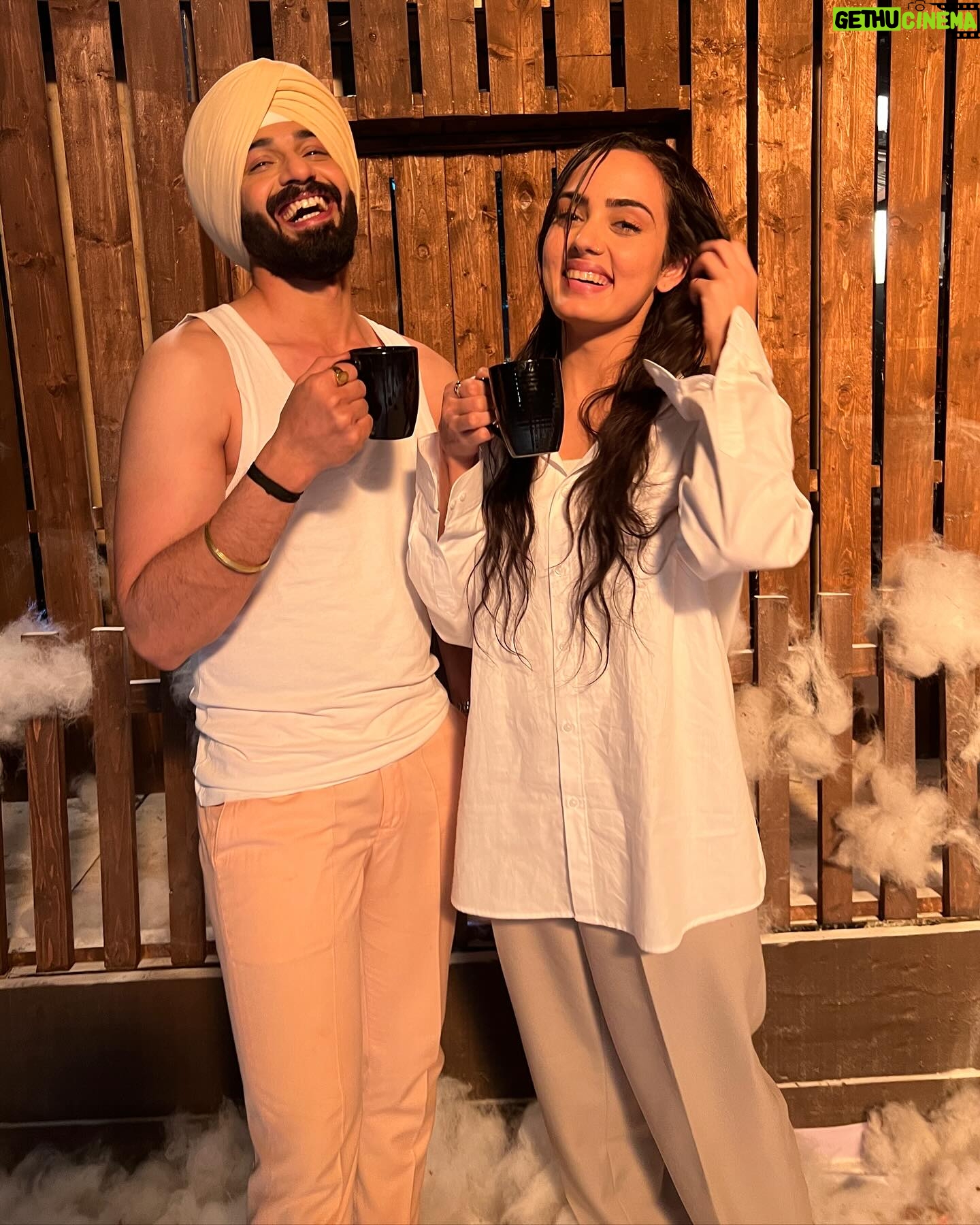 Himanshi Parashar - 43.1K Likes - #ChaiTime at 3 in the morning🥶😁
#SahAnDay #SahAn
Keep Showering your love to #TeriMeriDoriyaann 🫶🏻