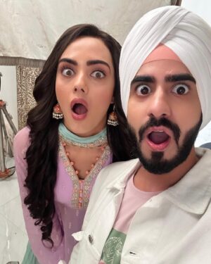 Himanshi Parashar Instagram - Saadi Atrangi Yaari💃🏻🕺🏻
#quiteliterally 
.
#bts #terimeridoriyaann